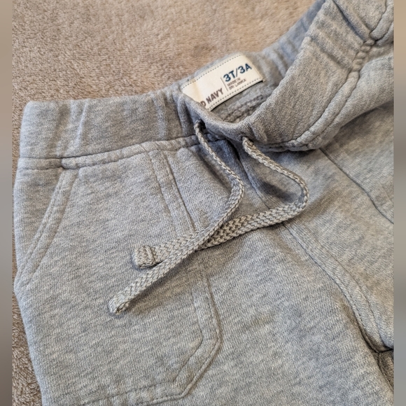 Old Navy wide leg sweatpants 3T - Picture 3 of 3
